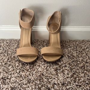 Tan Heals size 7